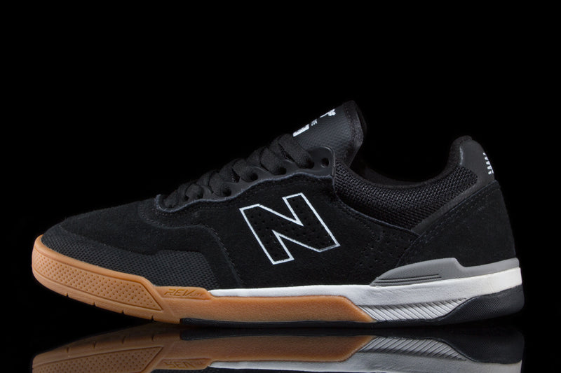 New Balance Numeric 913
