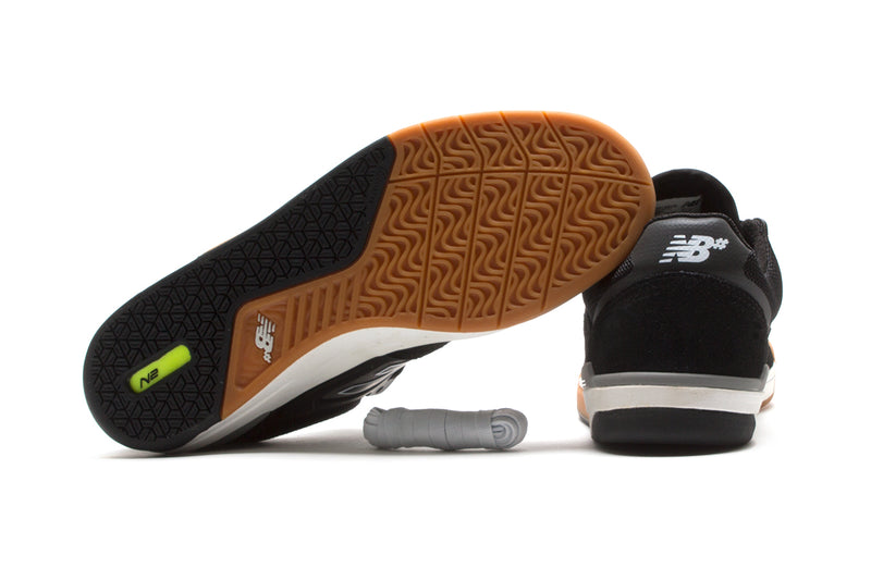 New Balance Numeric 913