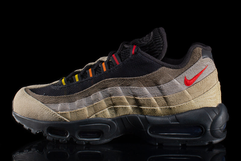 Nike Air Max 95 Off Noir / University Red