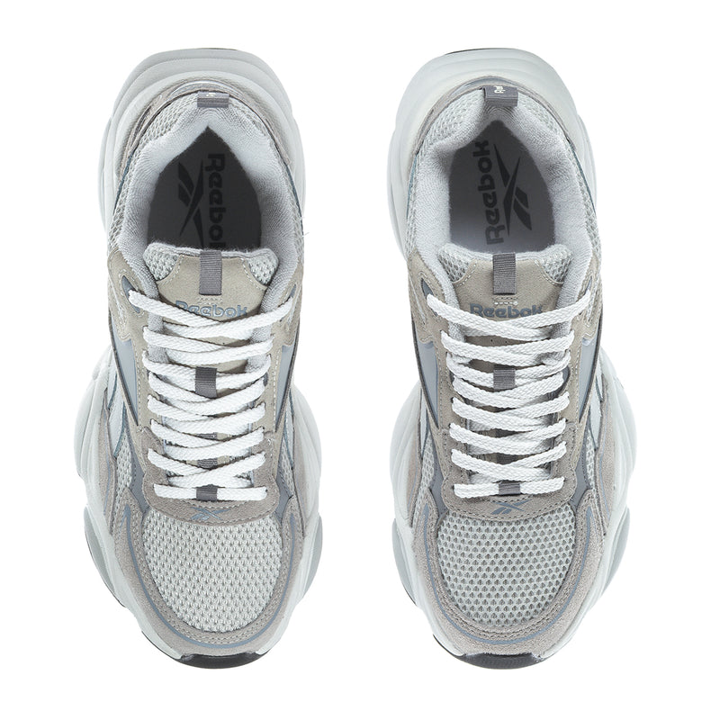 Men's running shoes, light grey mesh laces, padded collar, Reebok interior label