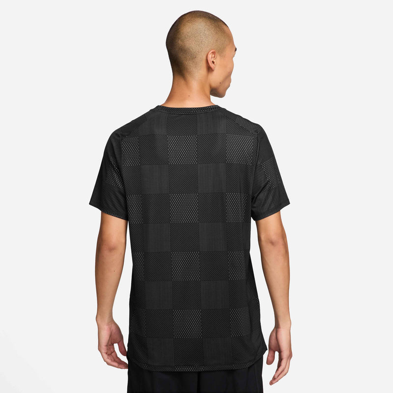 Court Advantage Printed Tee in Black/White