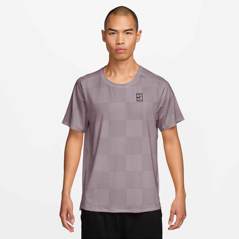 Court Advantage Printed Tee in Lt Violet Ore/Black