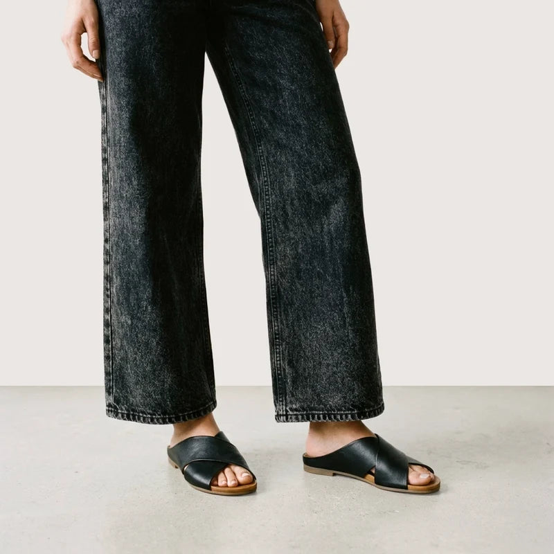 Hampton - Black