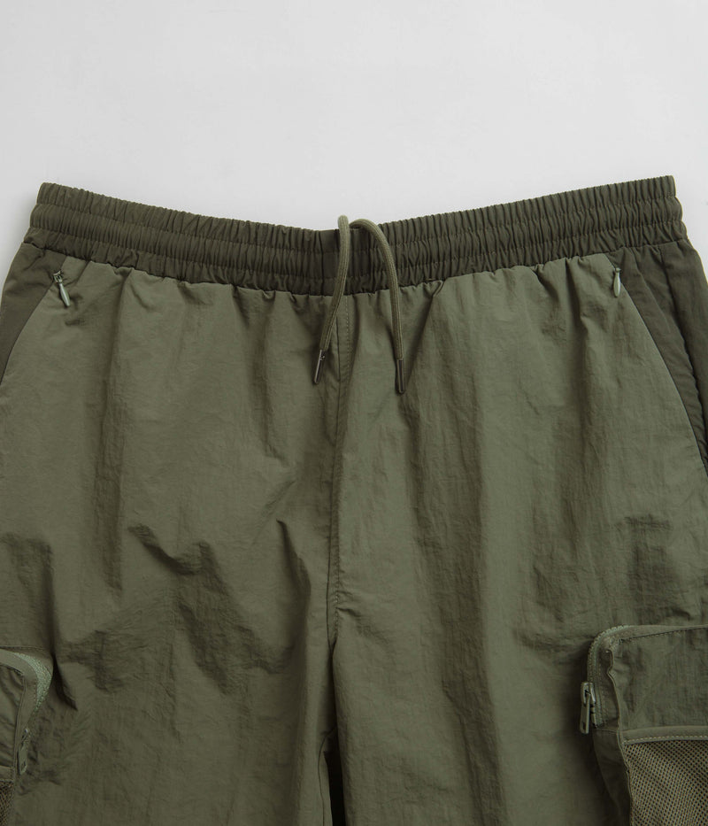 Helas Discovery Shorts in Khaki Green
