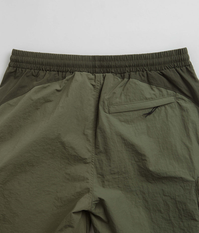 Helas Discovery Shorts in Khaki Green