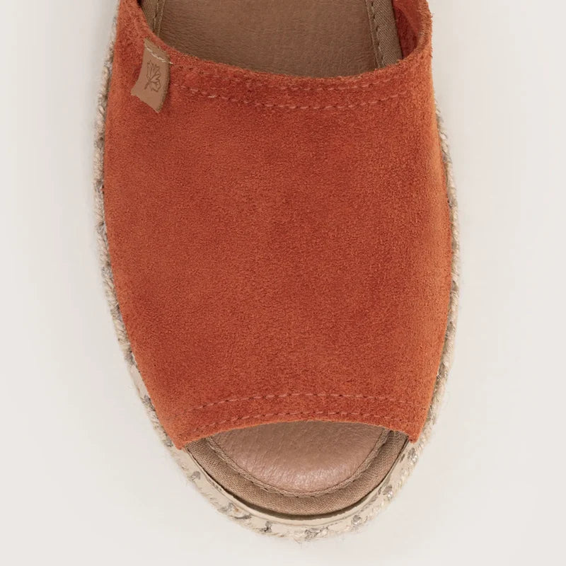 Isla - Spice Suede