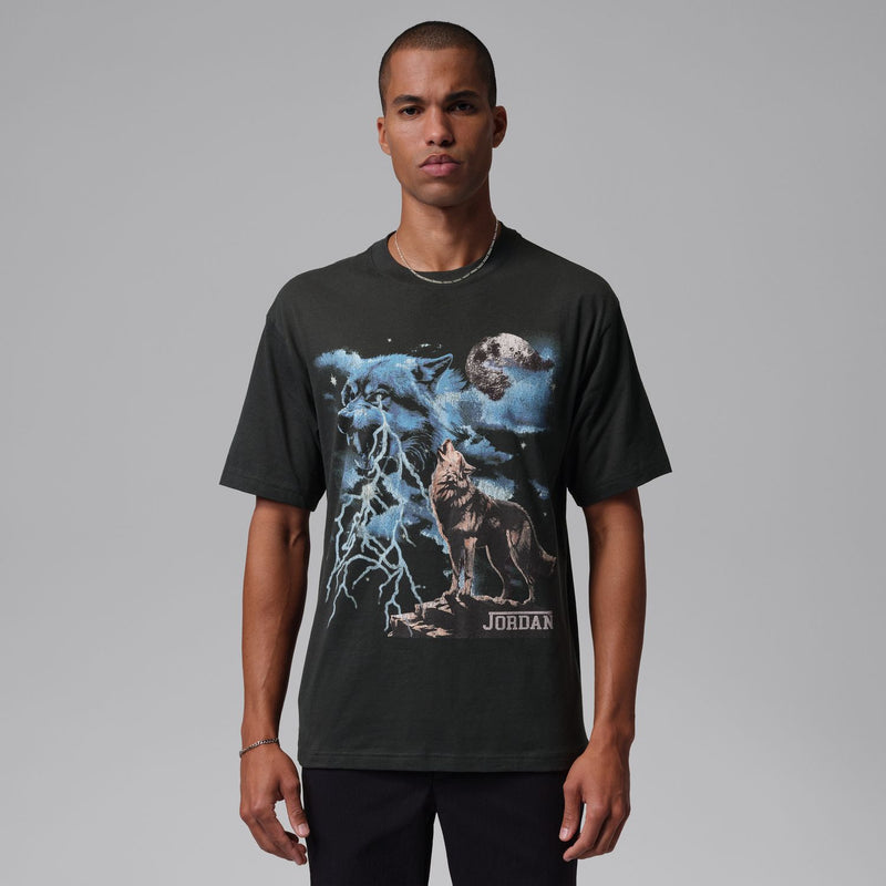 Men's dark T-shirt with large wolf and moon print, crew neck