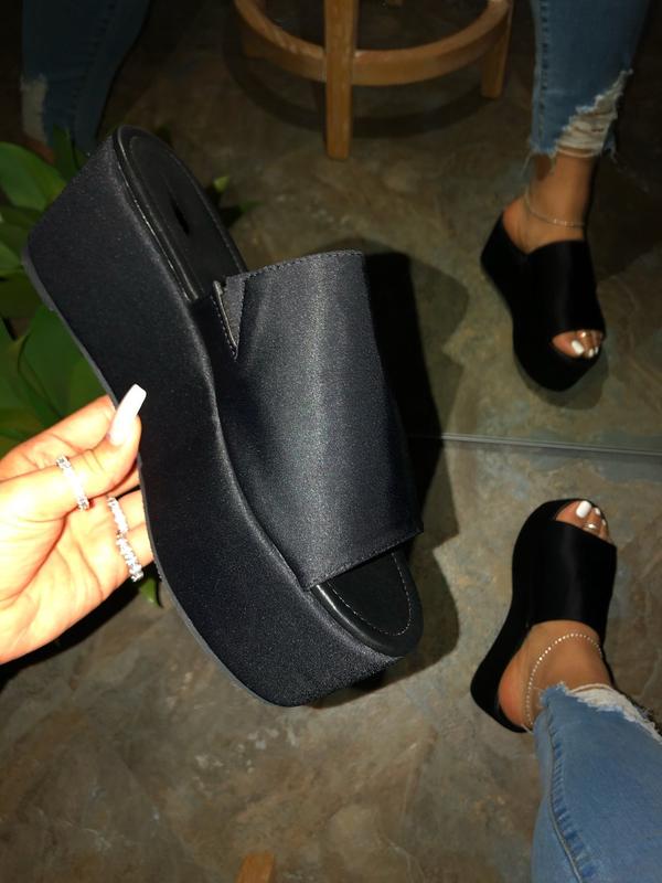 Liliana Budza-5 Classic Neoprone Open Toe Platform Sandal Black
