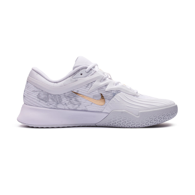 Men's Vapor Pro 3 Magnolia Hard Court Tennis Shoes in White/Metallic Gold-Pure Platinum