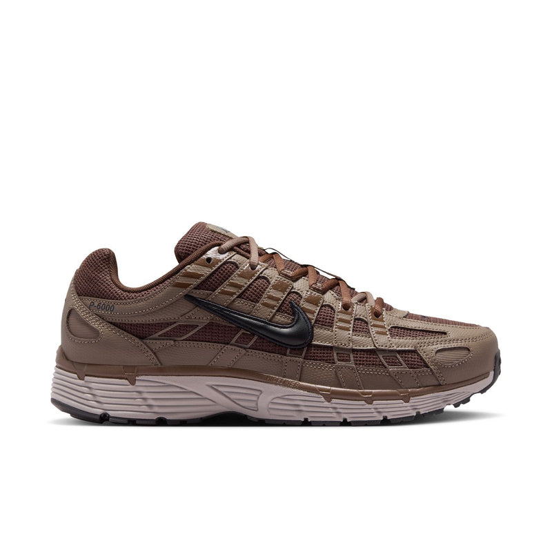 Men's lace-up running shoes in brown with black Nike Swoosh, cushioned sole