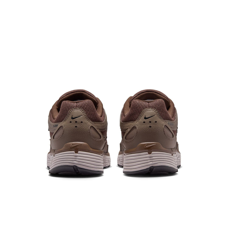 Men's brown running shoes rear view, padded collar and Nike accent details