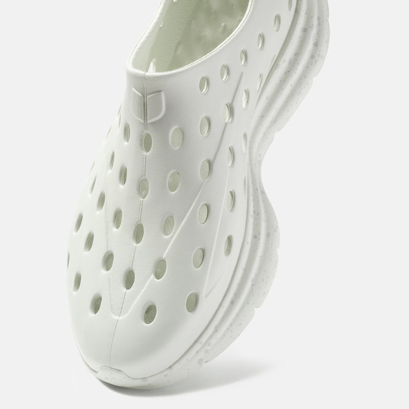 KANE Revive recovery shoe in cloud gray color, detail view