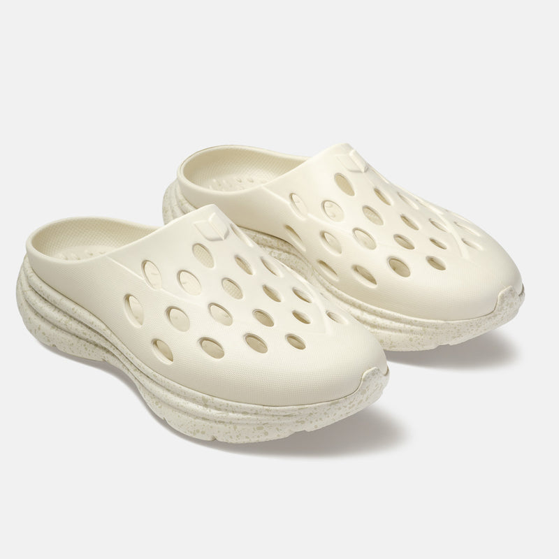 KANE Revive OB recovery shoe in bone color, 3/4 view