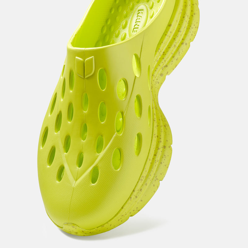 KANE Revive OB recovery shoe in neon yellow color, detail view
