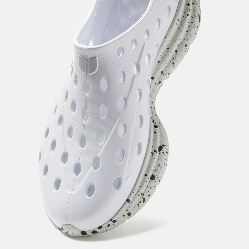 KANE Revive recovery shoe in white / gray speckle color, detail view