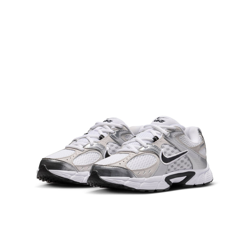 Youth lace-up running sneakers, white and light gray mesh with black logo accents