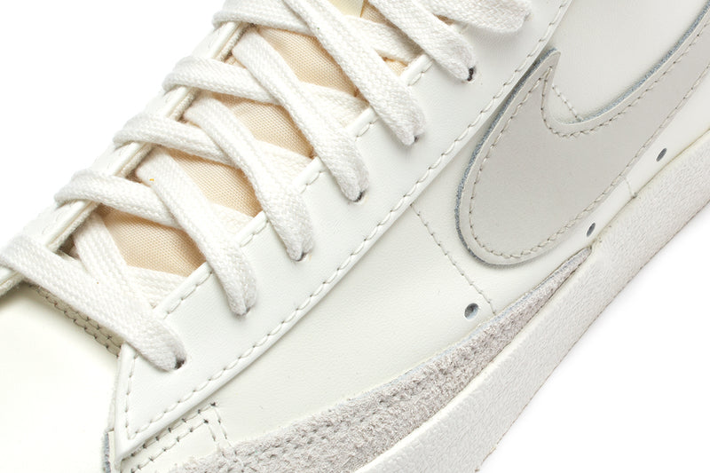 Nike Women's Blazer Mid '77